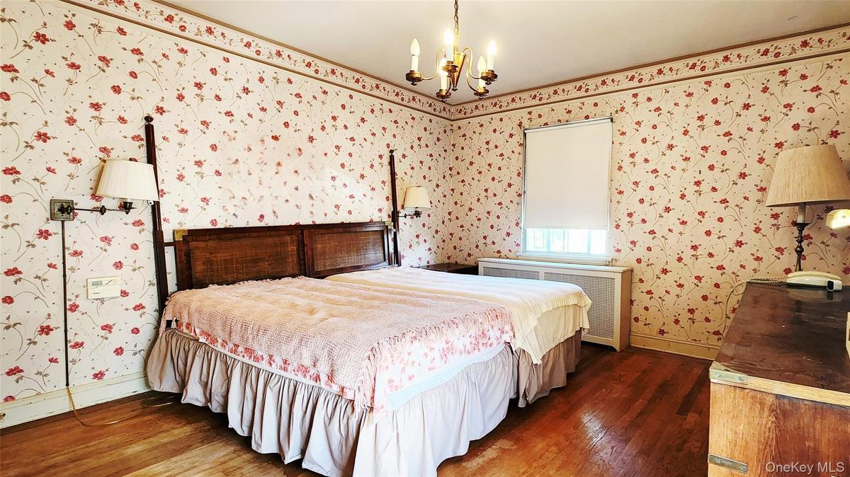 Primary Corner Bedroom with 2 Closets