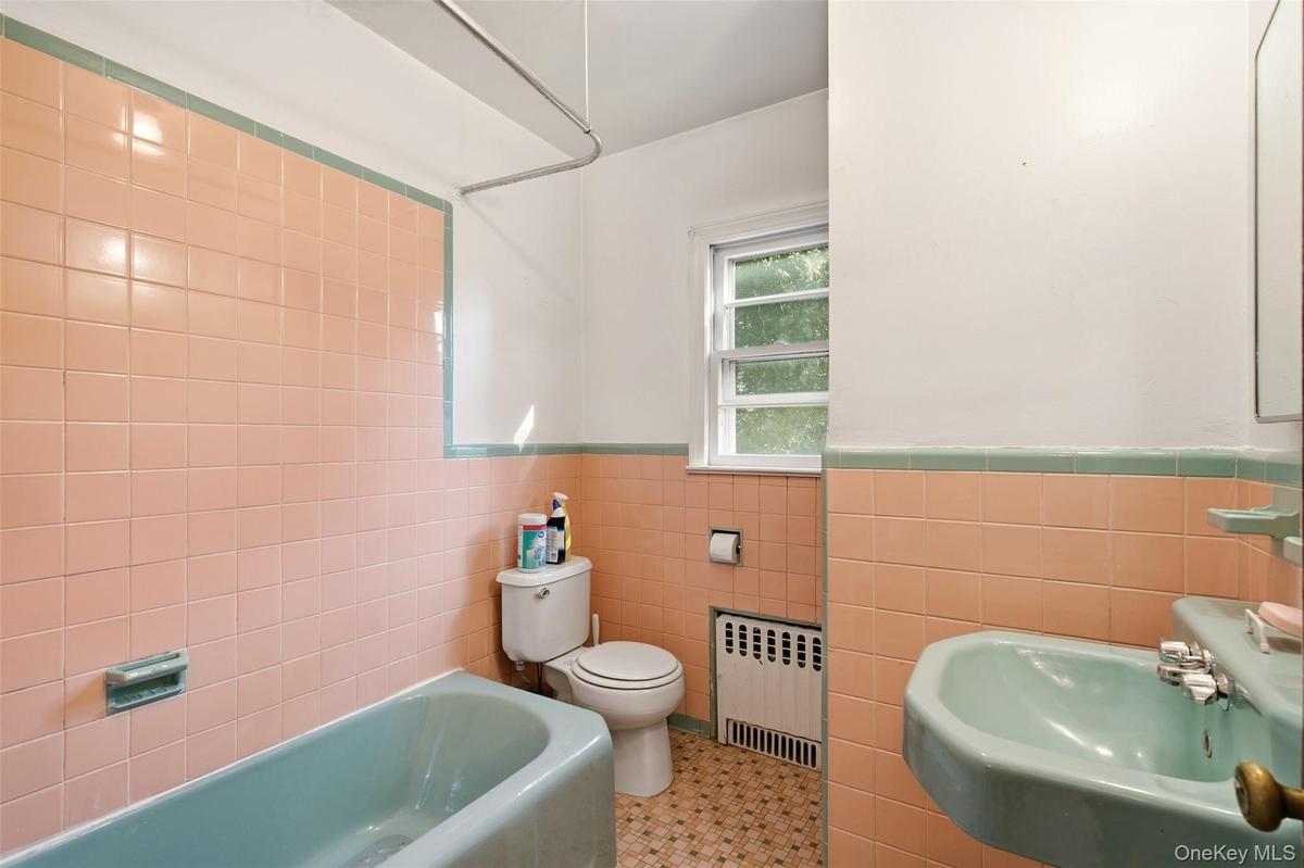 1st floor bathroom