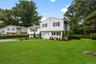 A generous level lawn that’s both beautiful and easy to enjoy.