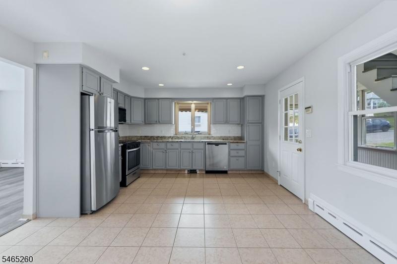 Eat-In-Kitchen (unit 1)