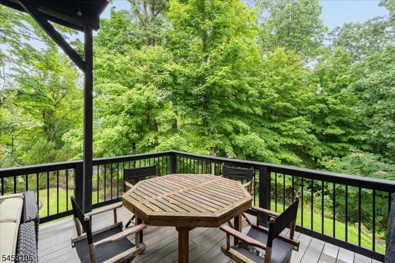 Additional Sitting Area