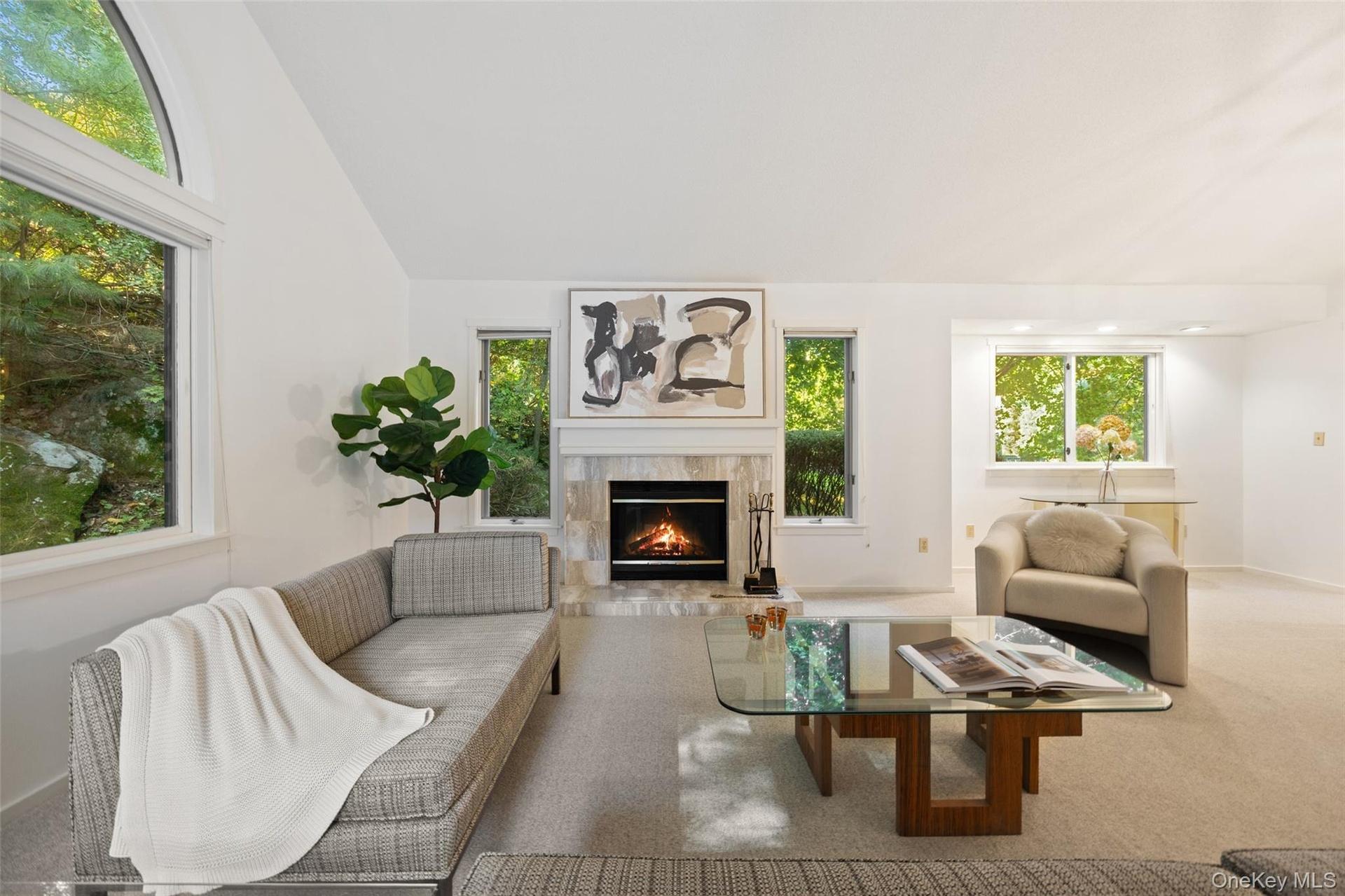 Beautifully refreshed, desirable Fairview end unit.