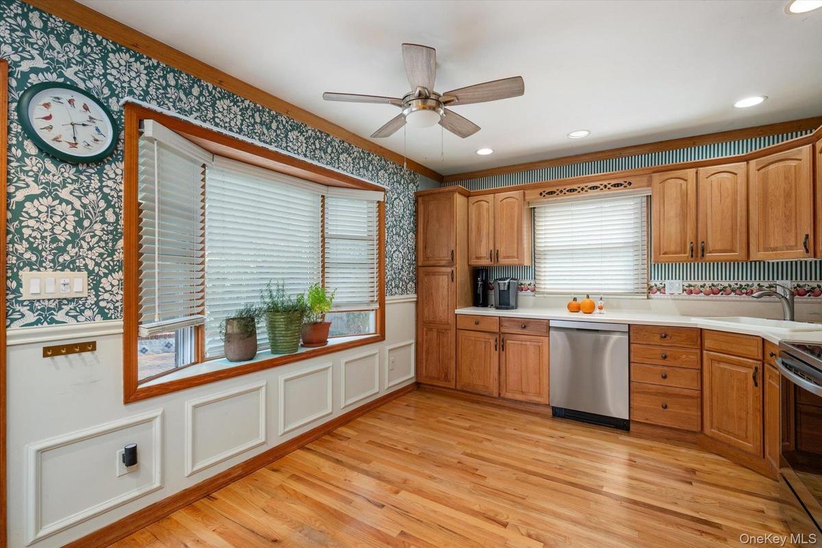 Eat In Kitchen