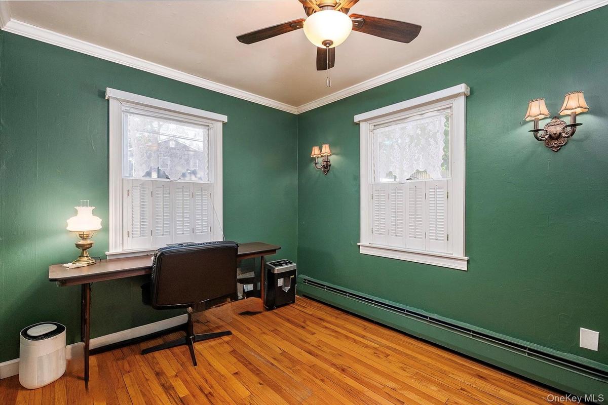 Den/4th Bedroom