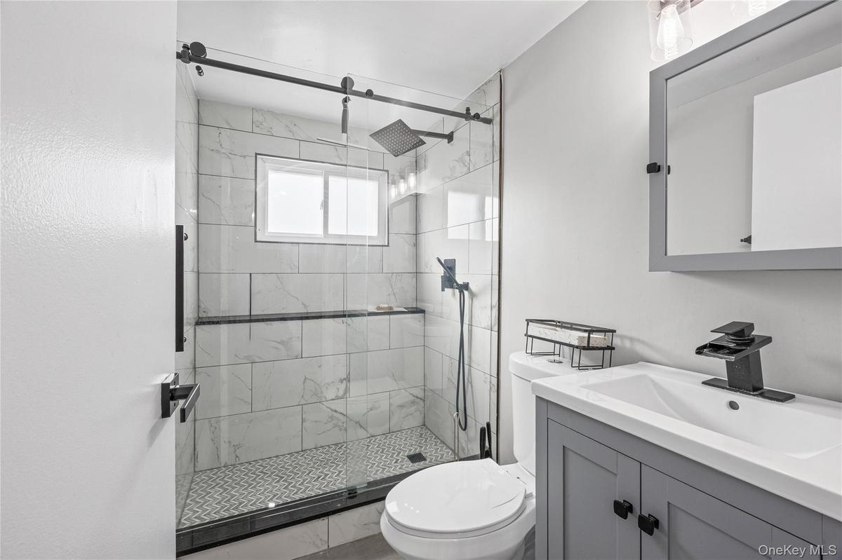 2nd Bathroom