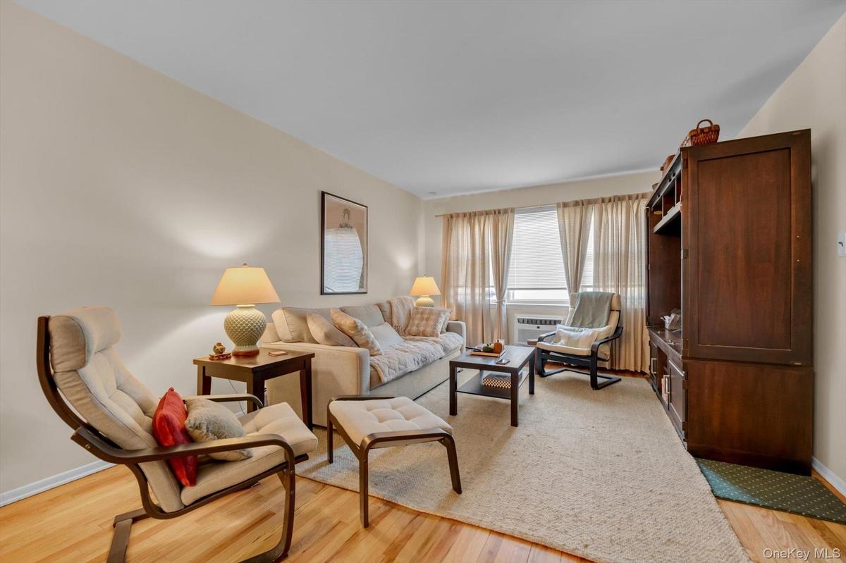 Hardwood flooring, light wall tones