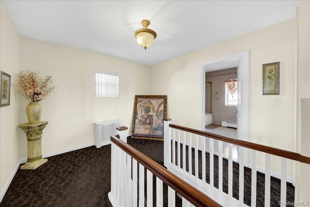 Upstairs hallway between bedrooms
