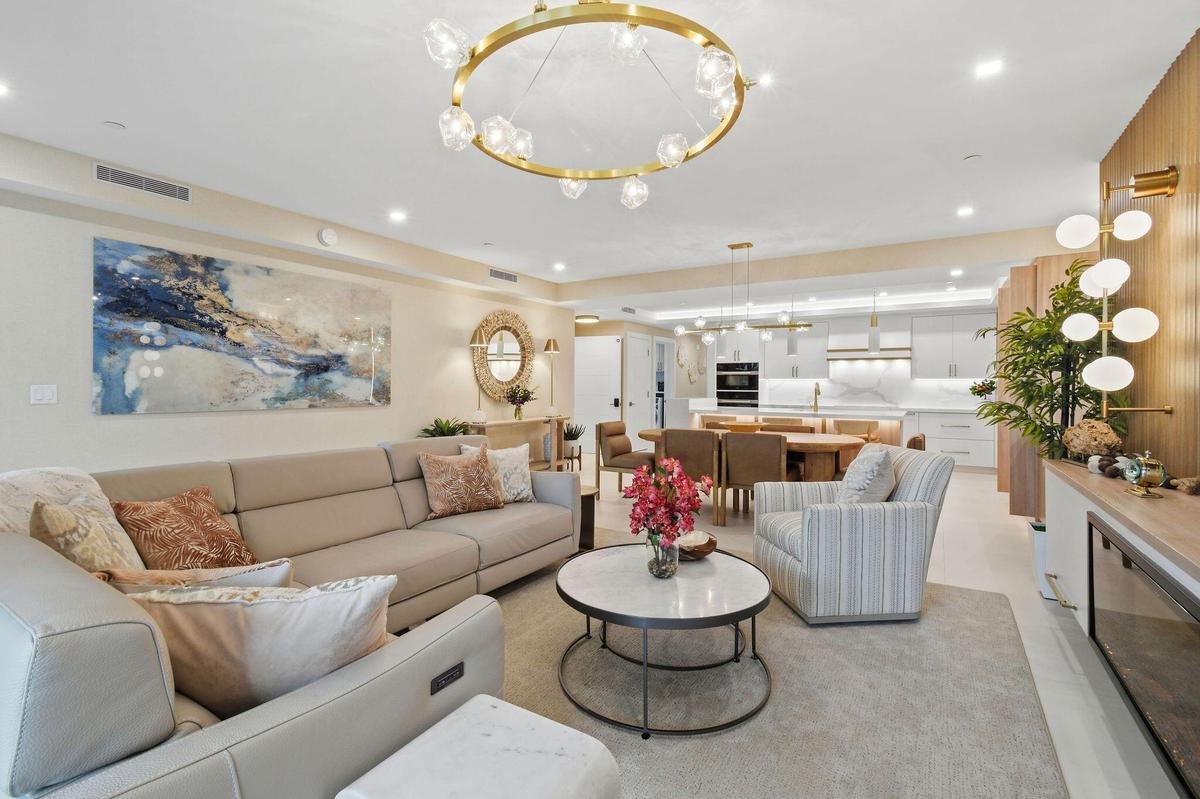 Living Room - view of balcony