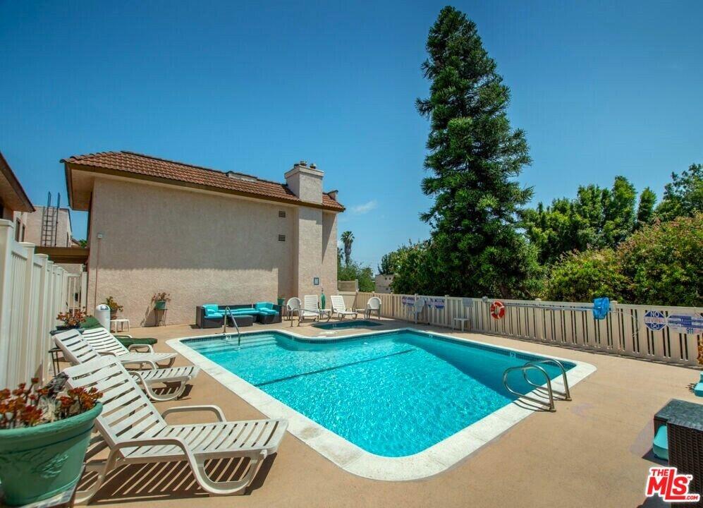 Pool & Spa