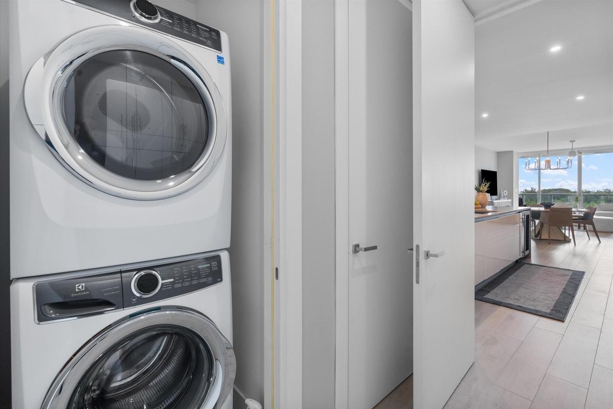Pantry/Laundry