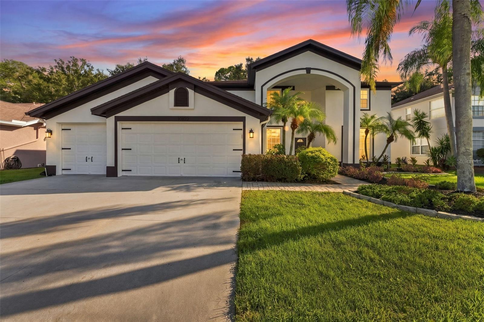 Welcome to 10102 Vista Pointe Drive!