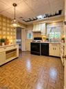Eat-in Kitchen