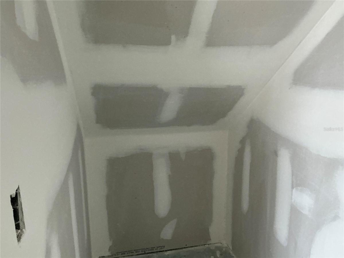 Closet stroage