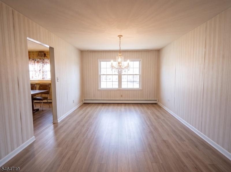 Ai declutter dinning room