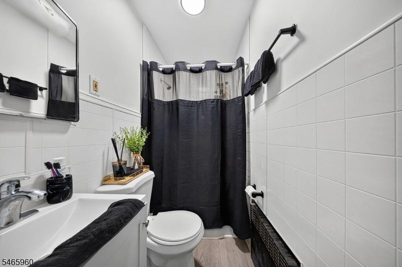 unit 1 - bathroom