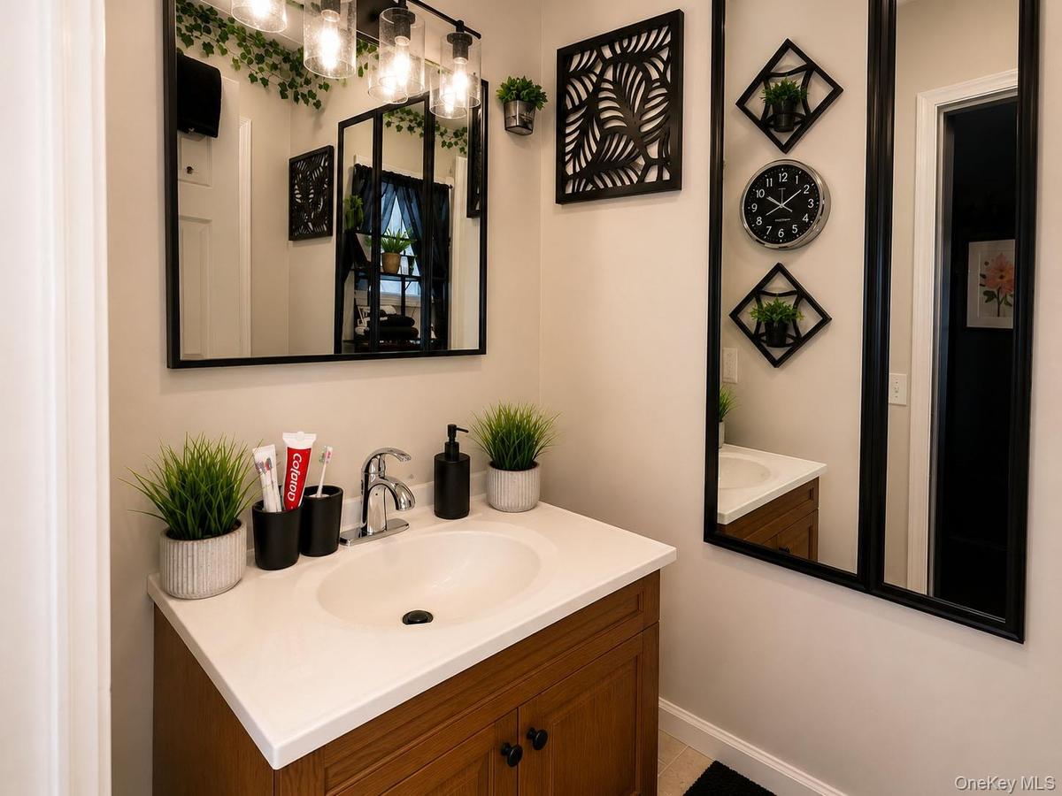 Powder Room (Enhanced)