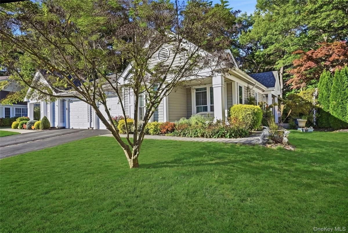Premium Location On Beautifully Landscaped, Private Property In A Quiet Cul De Sac Close To The Paseo & All Community Amenities!