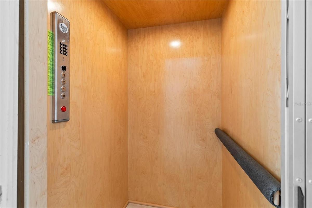 Residential Elevator that goes to All Floors