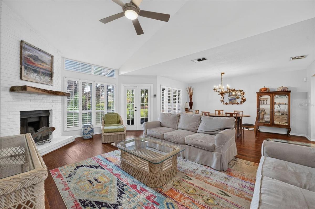 GREAT ROOM WITH DINING AREA