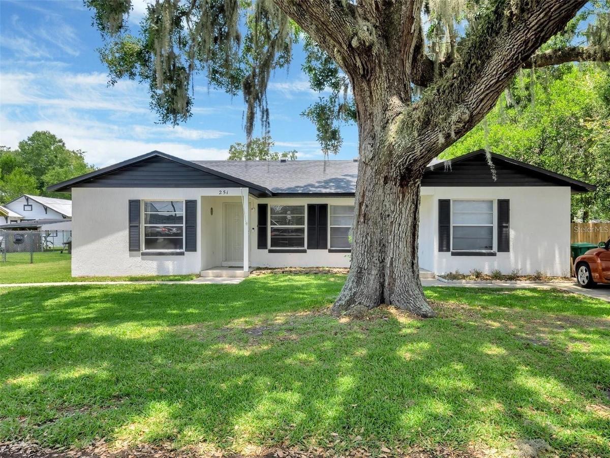 251/253 Duplex Front Exterior