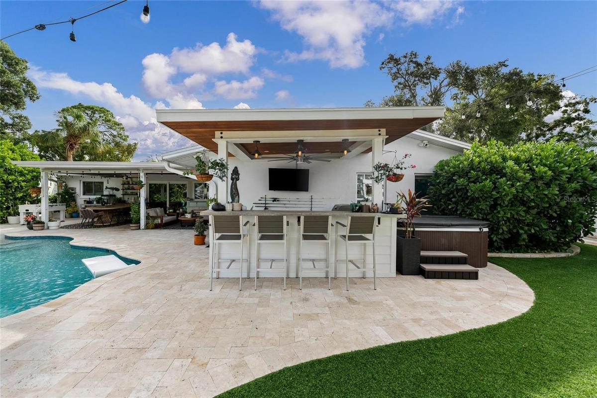 Outdoor Kitchen/Bar Area & Hot Tub