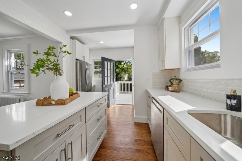 Beautiful NEW kitchen