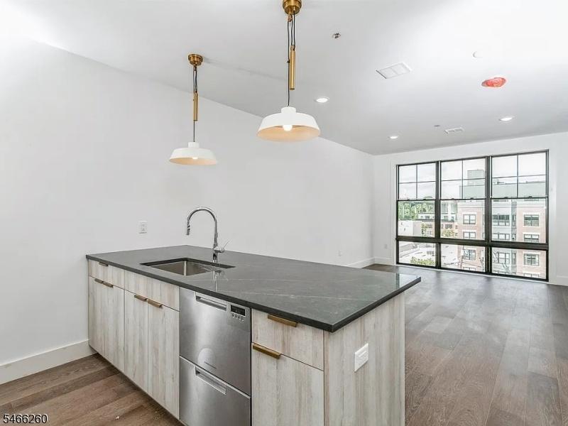 KitchenAndLIvingRoom