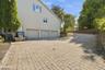 Garage/ Driveway