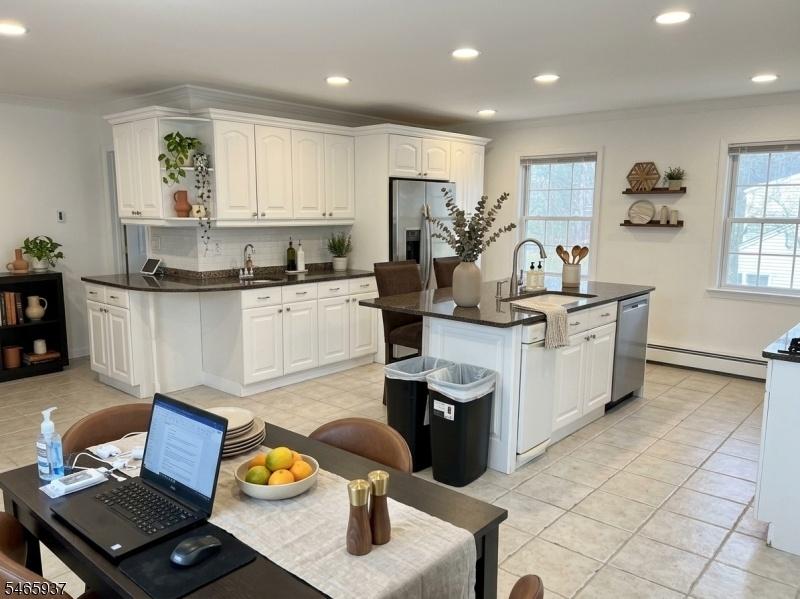 AI Staged Kitchen