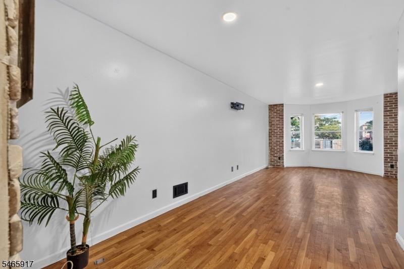 Dining Room Unit 1