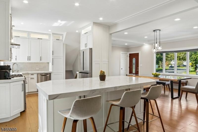 Open Concept Kitchen/Dining