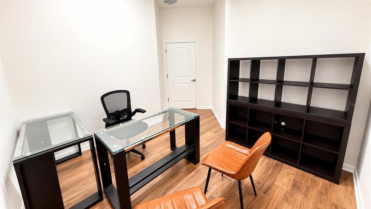 Private office - alternate view