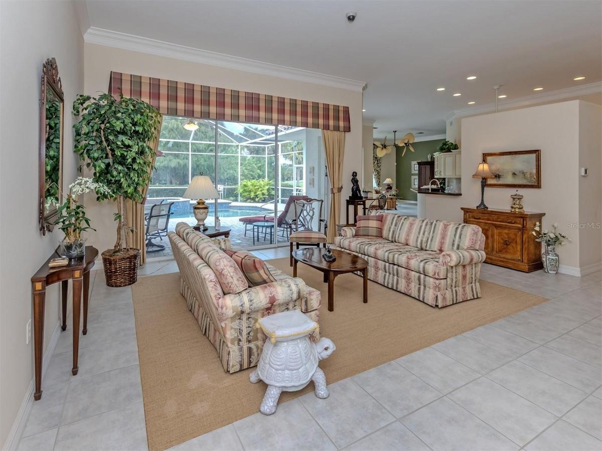 Pocketing doors for seamless indoor-outdoor connection.
