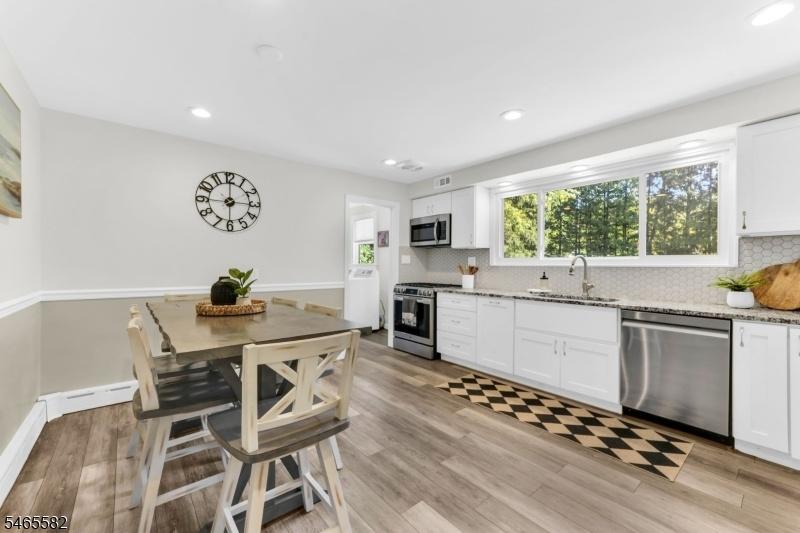 Large eat-in kitchen