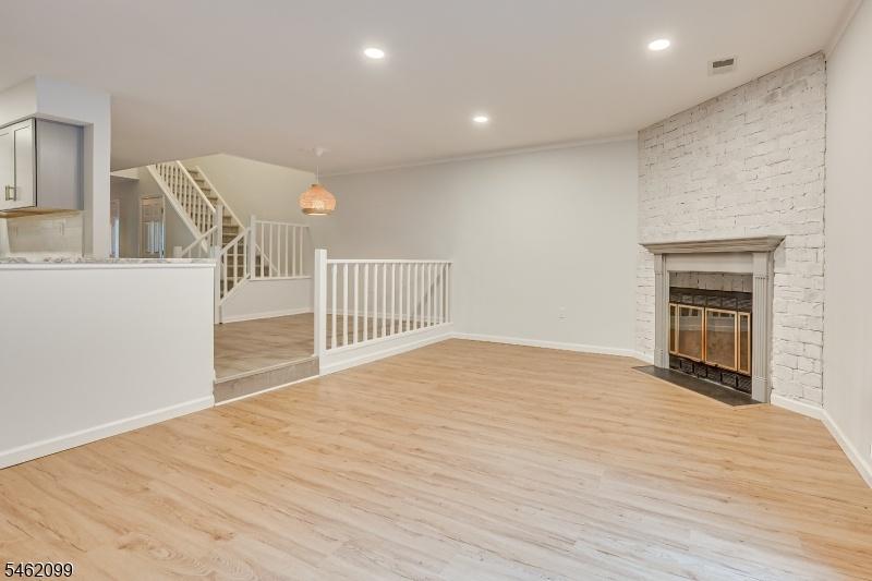 Living Room/Dining