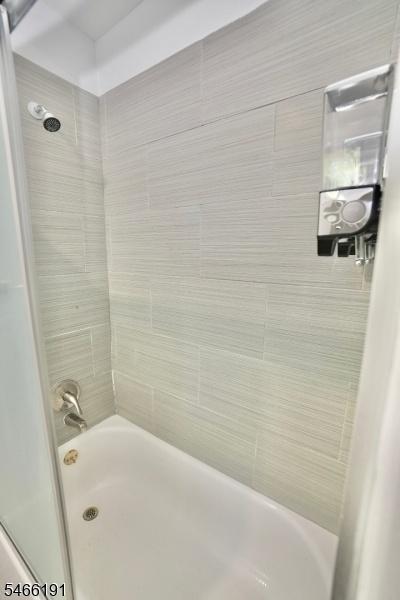 1st fl Bath
