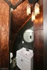 3rd floor Bath
