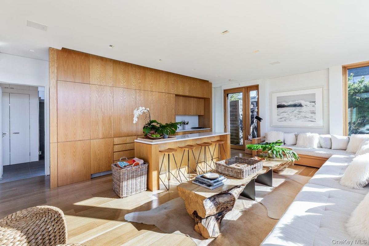 Living Room facing Kitchen
