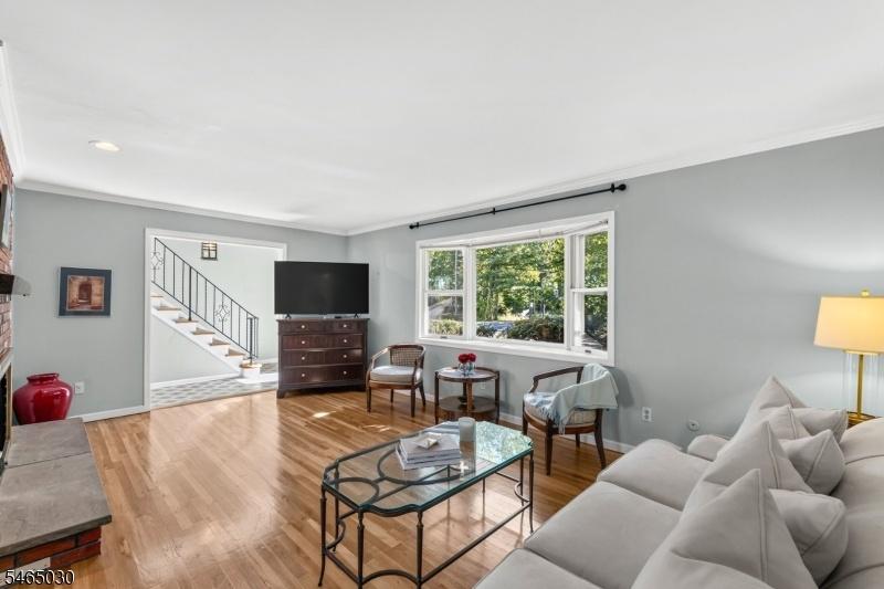 Sun lit & spacious Living Room