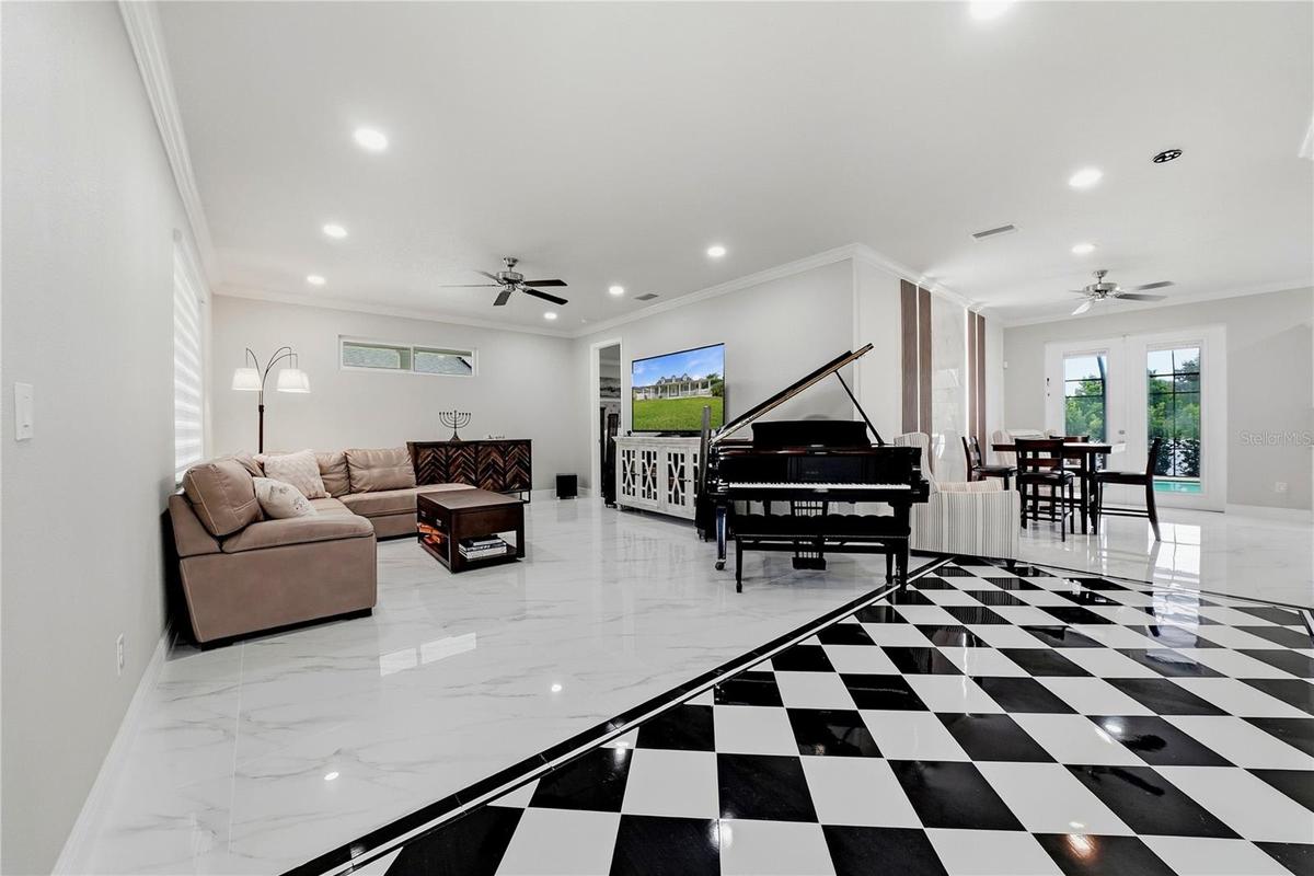 Foyer/ Entryway