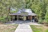 Shaded trailhead pavilion at Oakland Nature Preserve, a welcoming starting point for exploring nature.