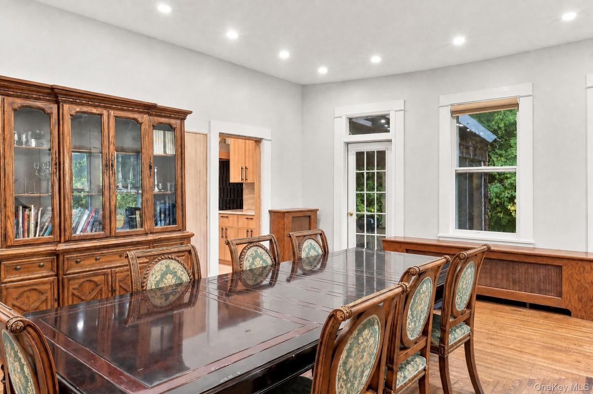 10' ft. ceiling Hight
