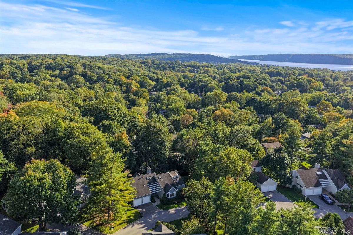 Bird's eye view of 78 Greenway Drive.