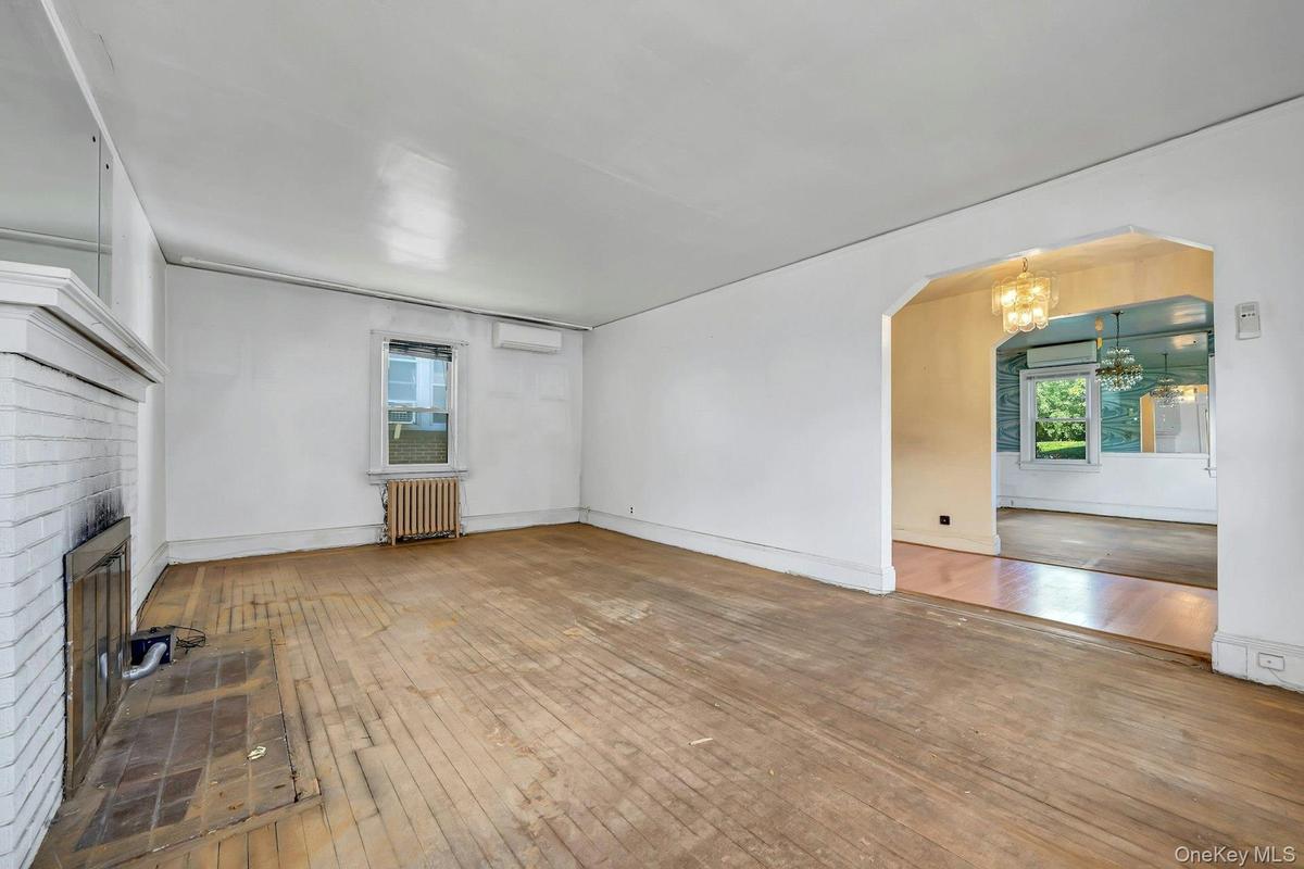 Living Room alt view