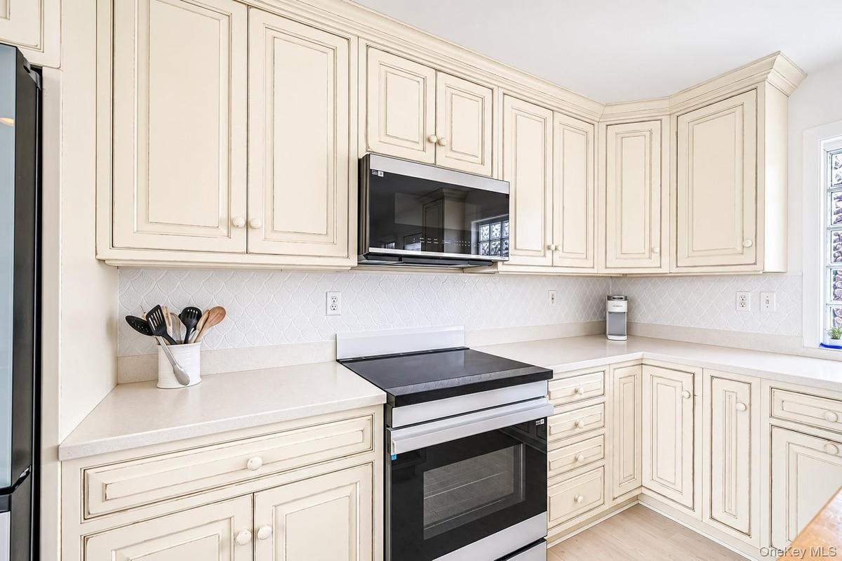 Featuring all new appliances