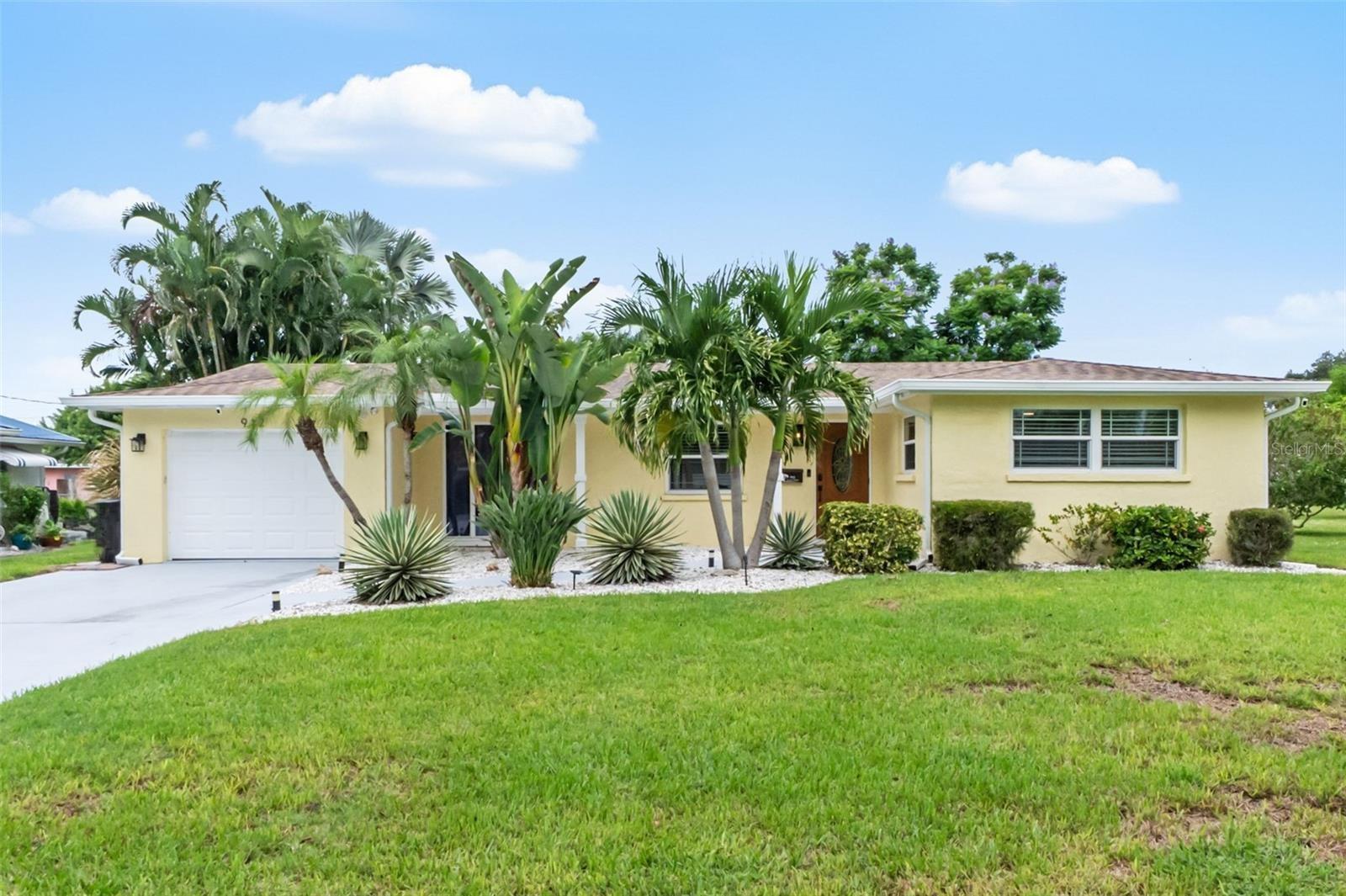 Welcome to 912 Church Street on Venice Island.