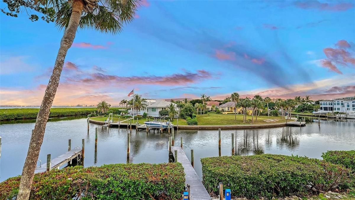 ENJOY THESE SUNSETS & RELAXING EVERY EVENING, GREAT WATER ACCESS