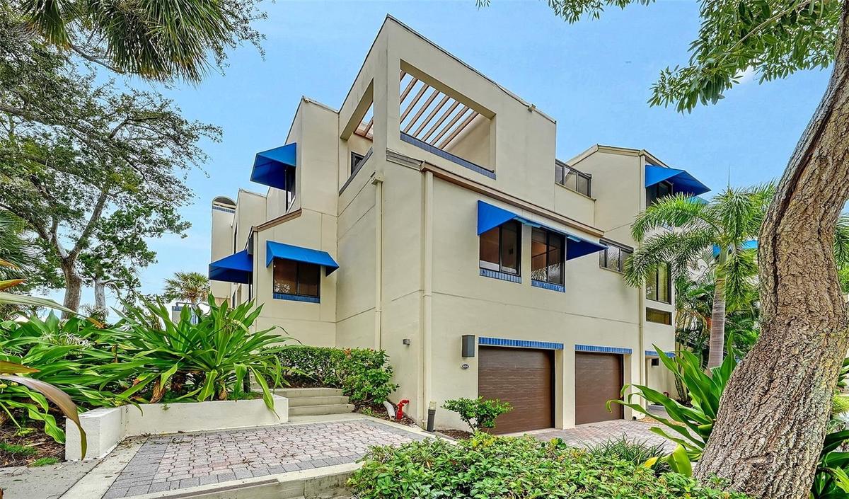 THIS END UNIT HAS IT'S OWN BOAT DOCK W/ VIEWS FOREVER !
