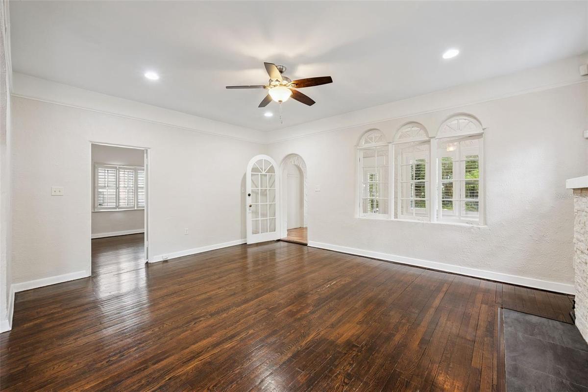 Living Room view towards Florida Room and entry