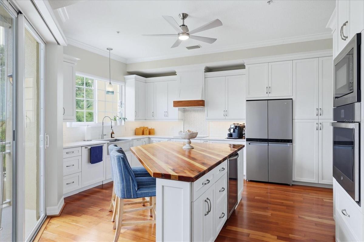 Expansive Kitchen